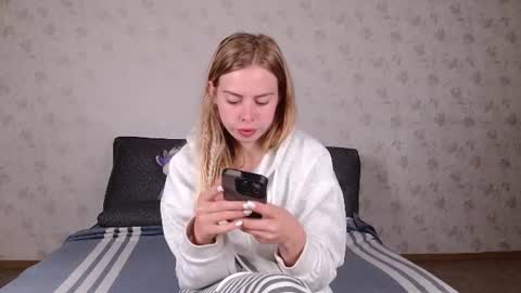 Sofia here online show from July 13, 12:02 am