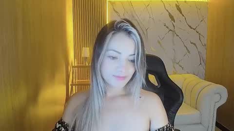 Snapshot of sofia_nova_tf chatting on February 7, 1:48 pm sofi online show from February 7, 1:48 pm