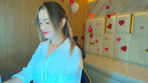Snapshot of sofia_nova_tf chatting on February 21, 2:07 pm sofi online show from February 21, 2:07 pm