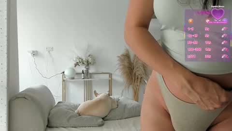sofia_rivers_ online show from March 12, 1:50 pm
