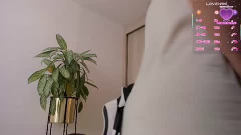 sofia_rivers_ online show from July 28, 12:01 pm