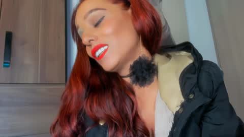 laura online show from December 28, 6:28 am