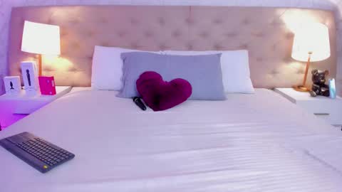 SofiaReyees online show from February 20, 2:06 pm