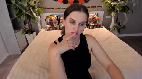 Sofi online show from October 27, 8:57 pm