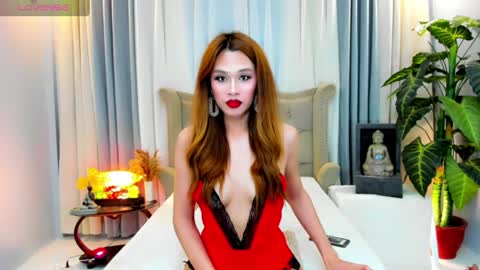 Snapshot of sofiesticatedasiancummer chatting on May 11, 6:05 pm Sofie online show from May 11, 6:05 pm