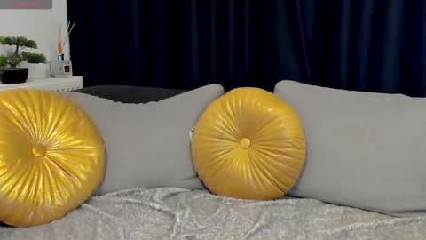 Sofiewild25 online show from March 30, 11:44 am