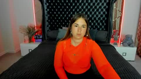 Snapshot of sofii_darling chatting on July 19, 4:33 pm sofii_darling online show from July 19, 4:33 pm