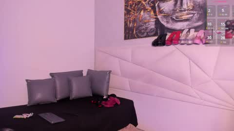      online show from December 15, 11:25 am