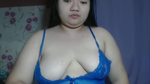 Angie online show from November 24, 1:00 pm