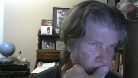 Snapshot of softasiron1 chatting on April 15, 4:30 am Brett online show from April 15, 4:30 am