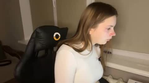 Anna online show from March 22, 6:33 pm