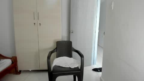 sola_enzo online show from May 23, 12:09 pm