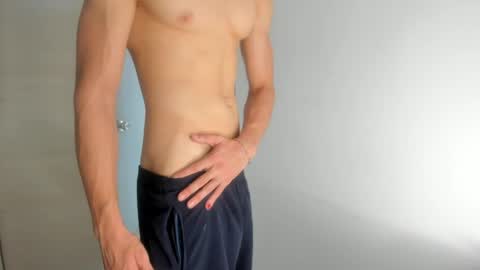 sola_enzo online show from May 25, 1:28 pm