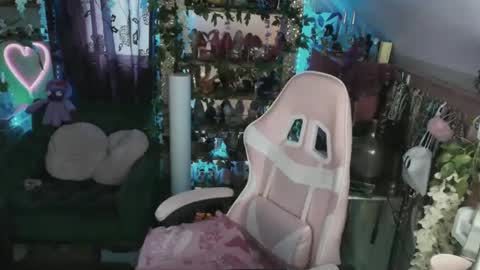 solesticia online show from February 12, 9:54 pm