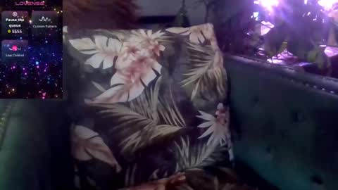 solesticia online show from September 14, 9:47 pm