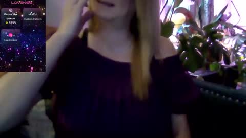 solesticia online show from September 24, 6:44 pm