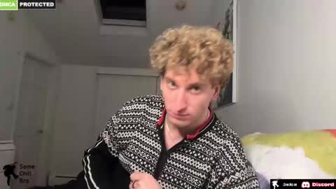 Snapshot of somechillbro chatting on February 19, 3:28 am Evan online show from February 19, 3:28 am