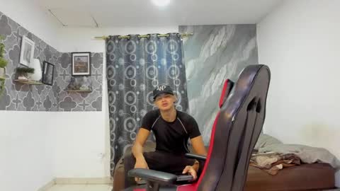 son_hades online show from May 10, 3:50 pm