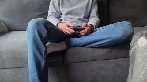 Sondages online show from March 26, 8:09 am