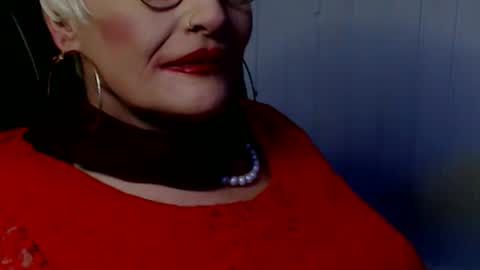 sonjairene online show from December 3, 5:12 pm