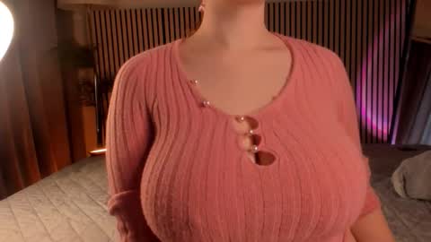 Snapshot of sonya_baby chatting on February 1, 12:04 pm SONIA online show from February 1, 12:04 pm