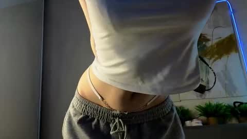 Sonya vibe online show from March 4, 3:18 pm