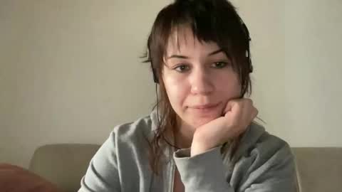 Snapshot of sonyangel chatting on April 9, 11:48 am Sony online show from April 9, 11:48 am