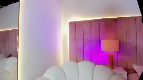 sophi_cooper29 online show from July 15, 7:41 pm