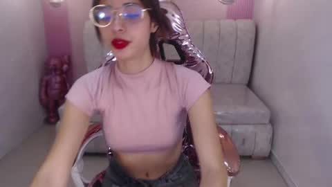sophia__s online show from August 6, 3:36 pm