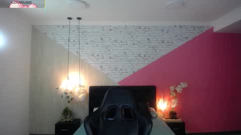 sophia_brunette21 online show from October 14, 11:33 am