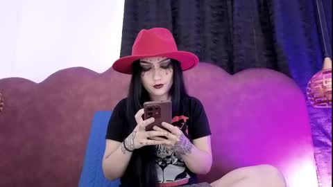 sophia hottie online show from April 18, 4:00 pm