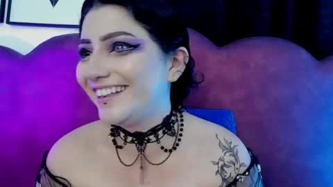 Snapshot of sophia_dk chatting on July 8, 4:11 pm sophia hottie online show from July 8, 4:11 pm