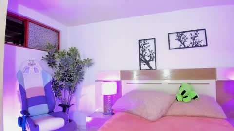 sophia_duarte_ online show from May 25, 11:49 am
