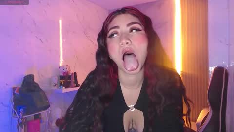 Sophia online show from December 17, 1:39 pm