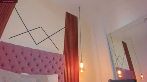 Snapshot of sophia_turneer chatting on July 16, 8:53 am sophia_turneer online show from July 16, 8:53 am