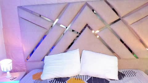 Sophia Paris online show from April 8, 2:55 am