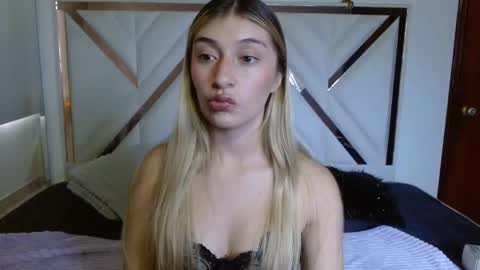 SophiaLee online show from December 15, 11:31 pm