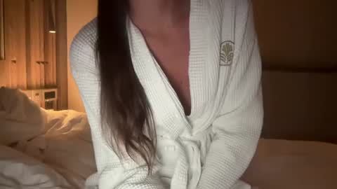 Snapshot of sophiaamaee chatting on July 24, 6:28 pm sophiamae online show from July 24, 6:28 pm