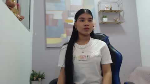 Snapshot of sophiabedford chatting on July 21, 3:36 pm Sophia Bedford online show from July 21, 3:36 pm
