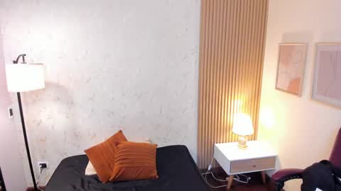 Snapshot of sophiahart_ chatting on April 24, 11:45 am Sophia online show from April 24, 11:45 am