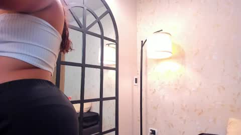 Snapshot of sophiahart_ chatting on May 2, 12:10 pm Sophia online show from May 2, 12:10 pm