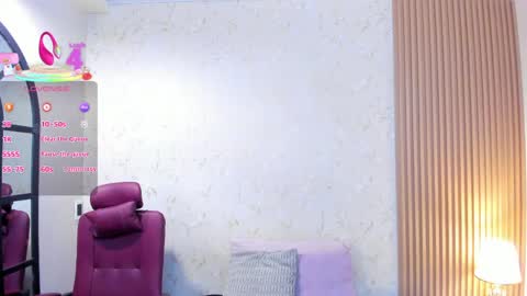 Snapshot of sophiahart_ chatting on May 7, 11:48 am Sophia online show from May 7, 11:48 am