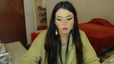 Sophie Fantasys online show from June 8, 12:58 am
