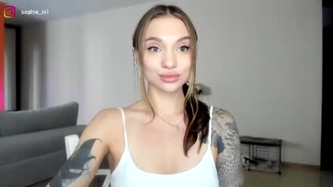 Snapshot of sophie_in chatting on July 7, 6:47 am Sonya online show from July 7, 6:47 am