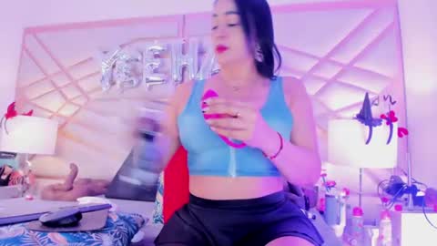 Snapshot of sophie_newton chatting on July 14, 12:22 pm sophie_newton online show from July 14, 12:22 pm