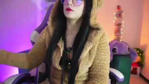 sophie_soft69 online show from July 16, 4:51 am