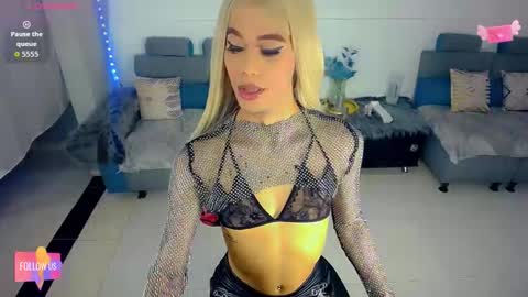 sophie_vall online show from March 22, 1:42 am