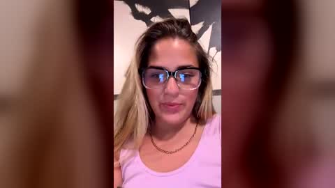 Snapshot of sophiebby94 chatting on June 18, 3:51 am Sophieluvsthesun online show from June 18, 3:51 am