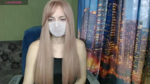 Sophie online show from April 18, 9:13 am