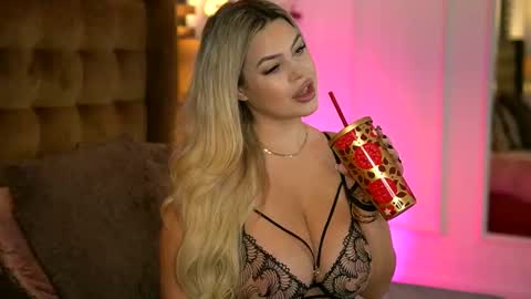 Sophie online show from October 29, 6:26 am